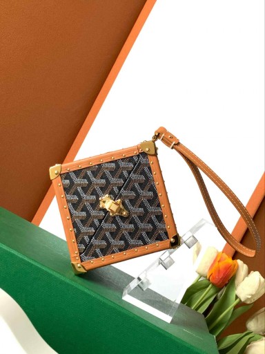 Goyard Dé Trunk Bag Black & Tan