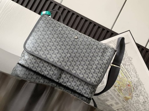 Goyard Capetien MM Messenger Bag Grey